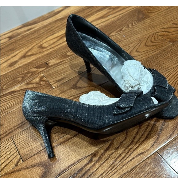 STUART WEITZMAN 9 Bowover Metallic Peep Toe Pump Heel Leather Shoes Bow Pyrite - Picture 5 of 7